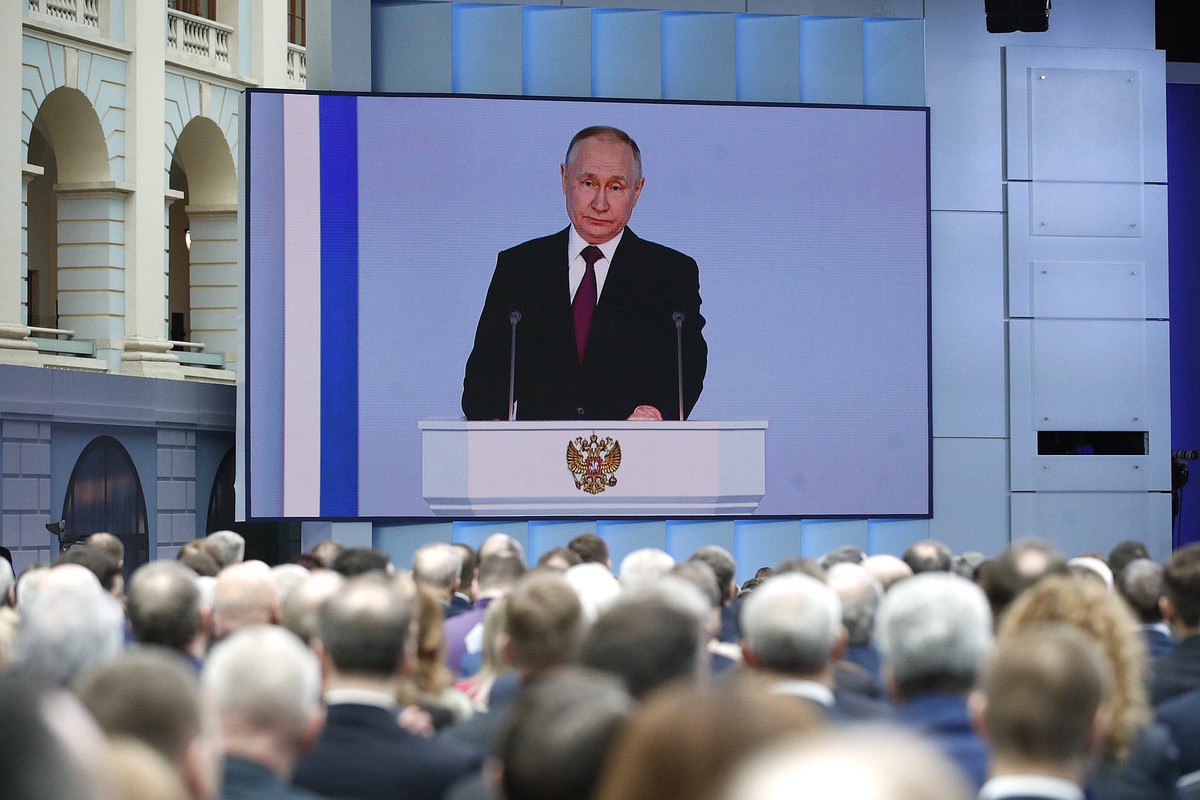 В Кремле сообщили, что подготовка Путина к посланию Федеральному собранию уже идёт