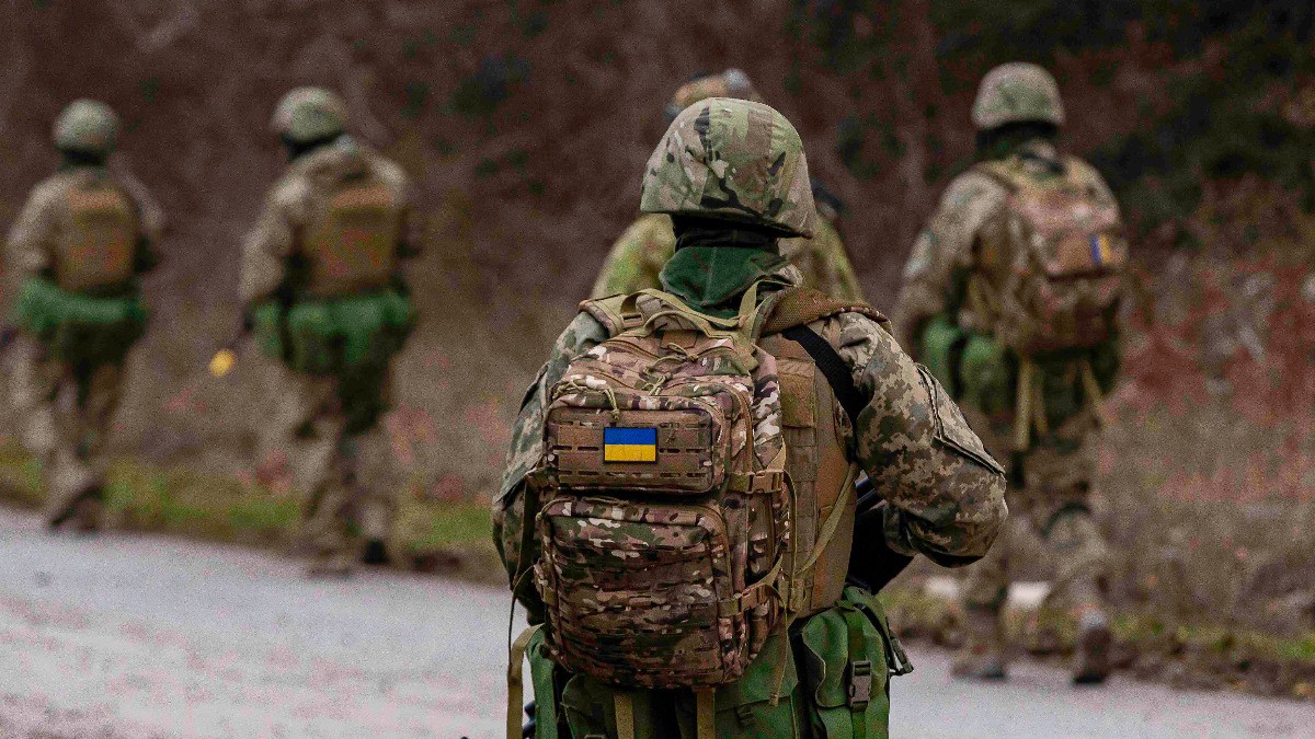 Жители Украины пожаловались журналисту Daily Mail Бирреллу на ситуацию на фронте