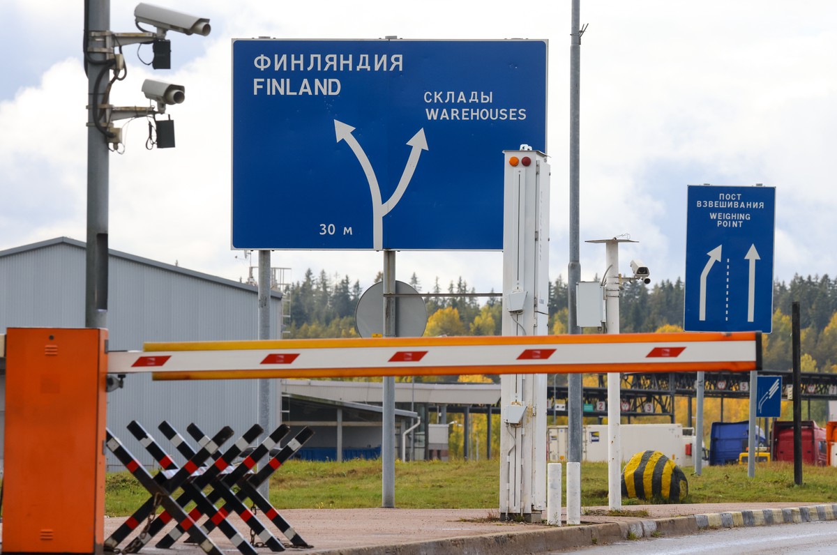 В Финляндии началось строительство забора на границе с Россией