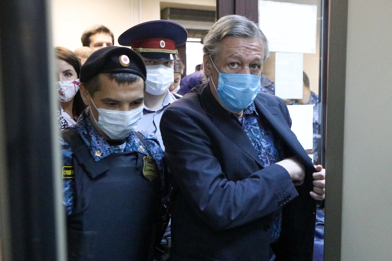 УФСИН по Белгородской области опровергло слухи об ухудшении здоровья актёра Ефремова