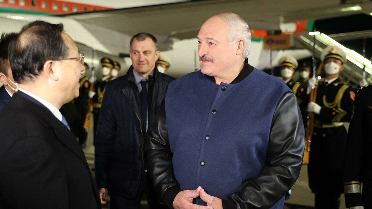 Цвета одного: почему визит Лукашенко в Китай злит Запад