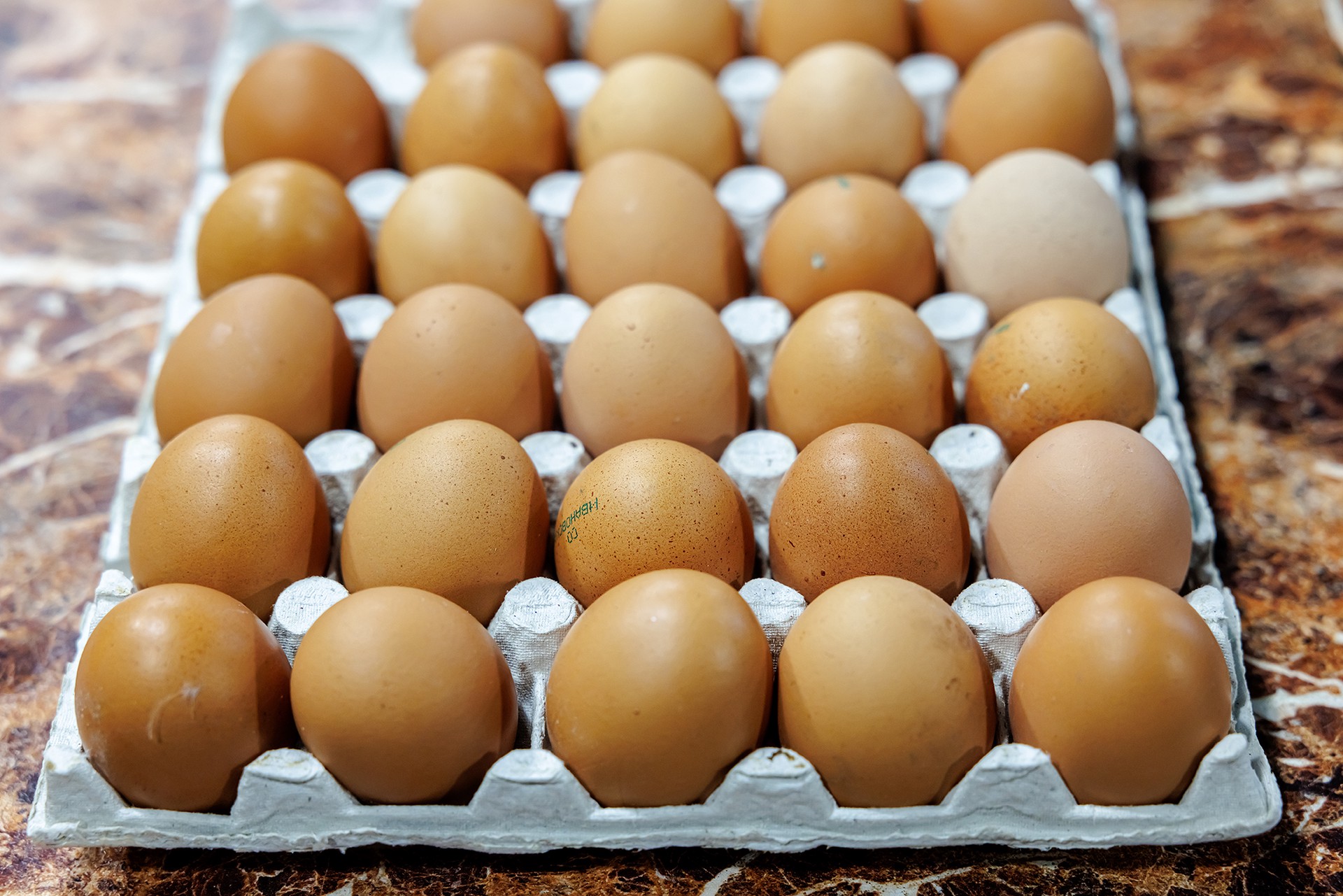 ФАС возбудила четыре дела в отношении производителей куриных яиц из-за роста цен