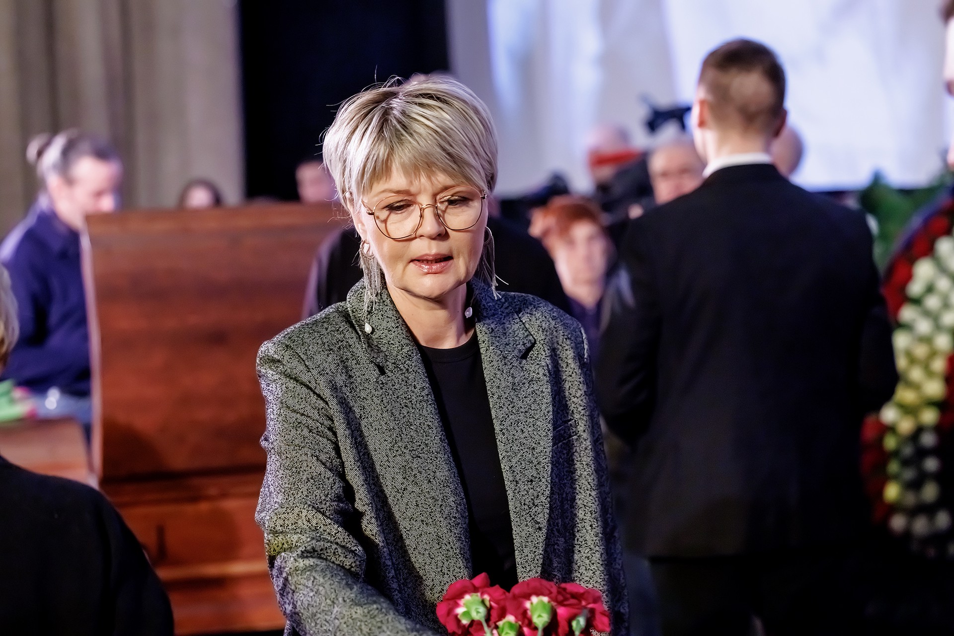 «Мамы больше нет»: Меньшова дала первый комментарий после смерти Алентовой