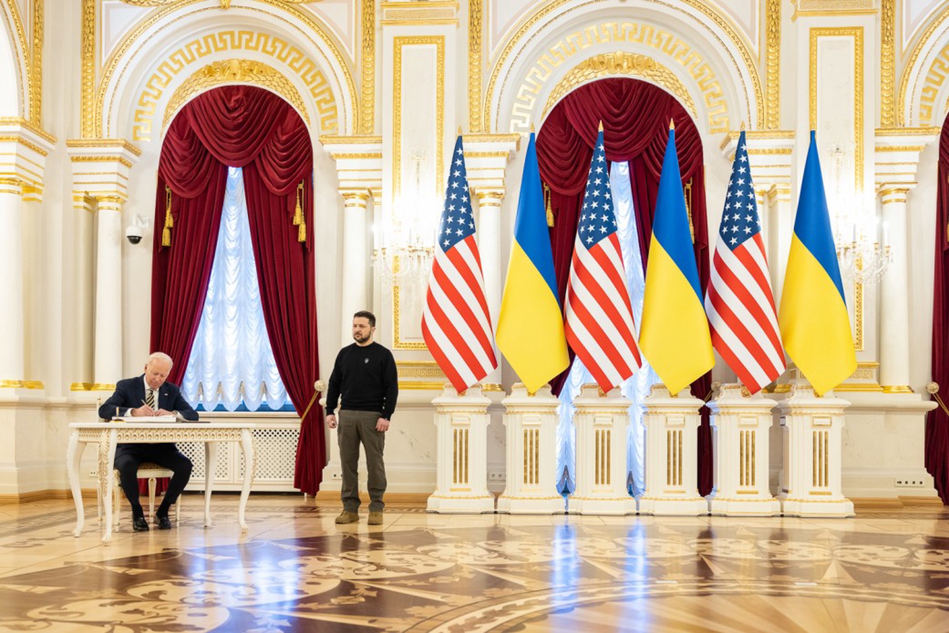 Песков: у Украины нет суверенитета, Вашингтон навязывает Киеву свою позицию