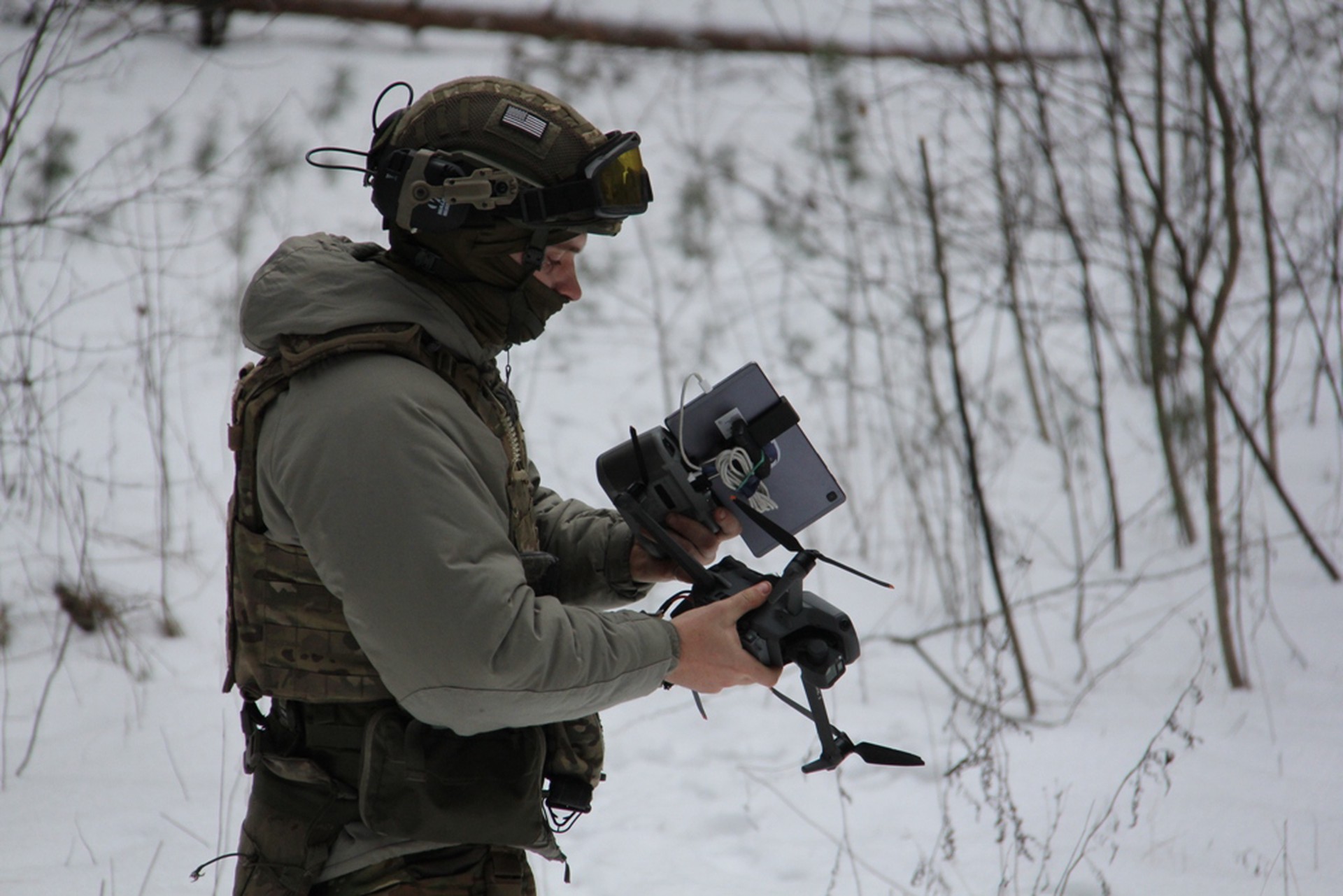 SHOT: беспилотник ВСУ со взрывчаткой попытался атаковать электроподстанцию в Курской области