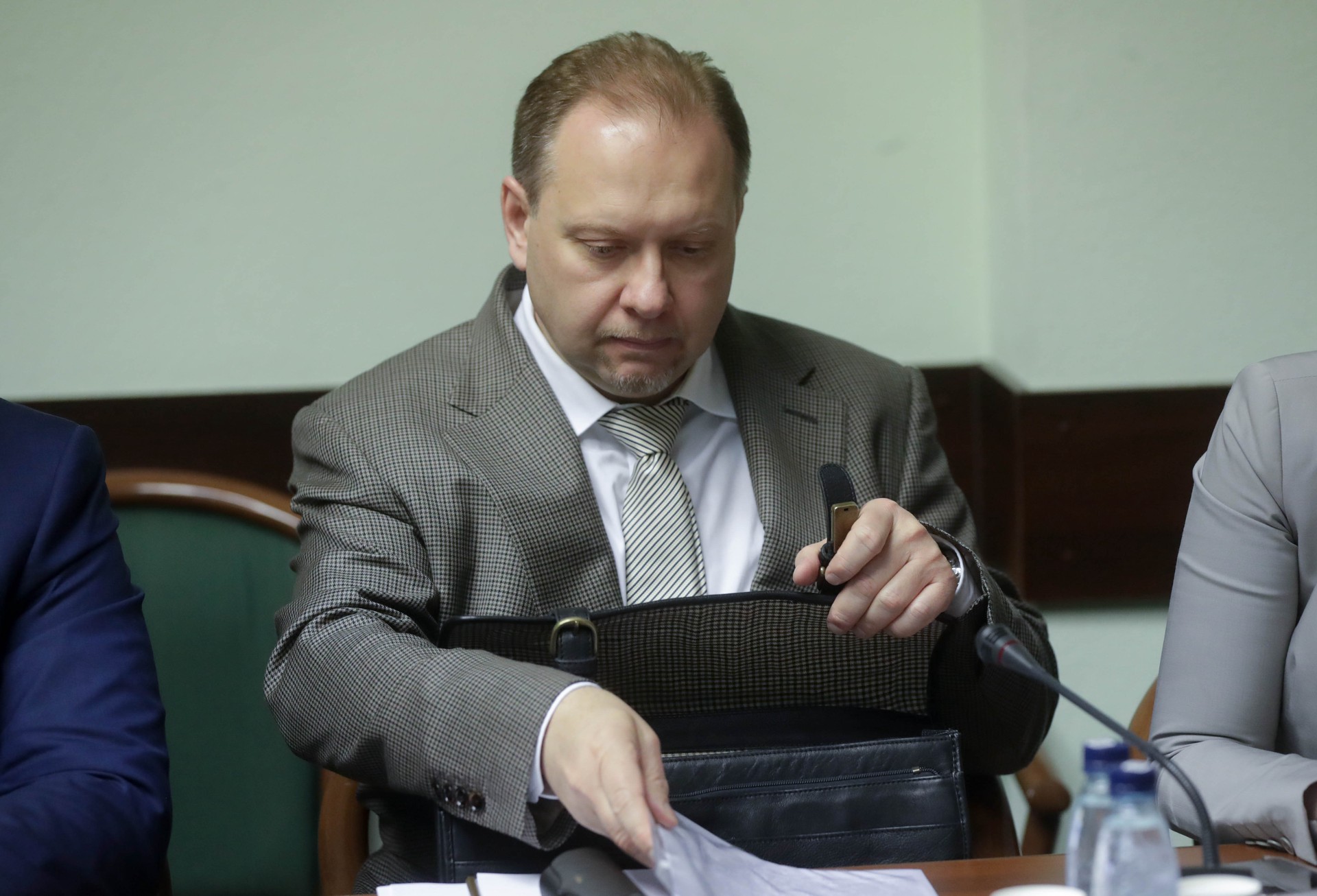 Депутат Госдумы призвал наказать виновников скандала с украинским флагом в РУДН