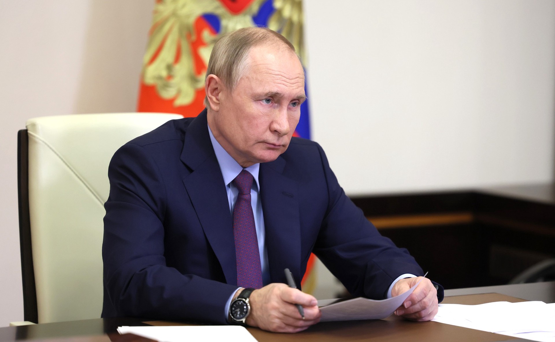 Путин освободил от должностей послов РФ в Латвии и Эстонии