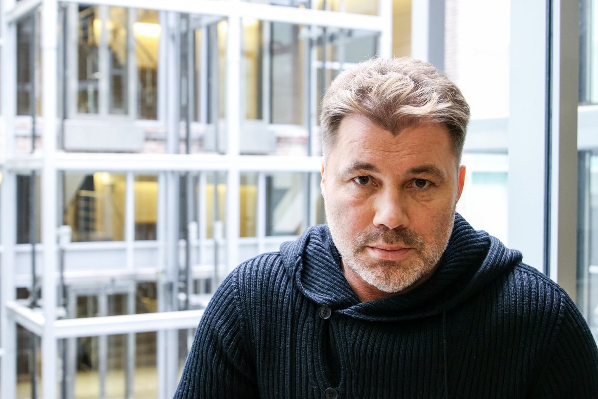 Писатель Олег Рой высказал своё отношение к новогодним корпоративам за миллионы рублей