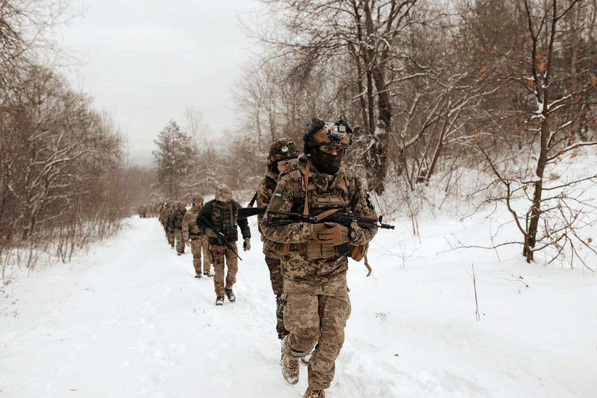 Украинские войска стягивают силы к ключевым городам Донбасса