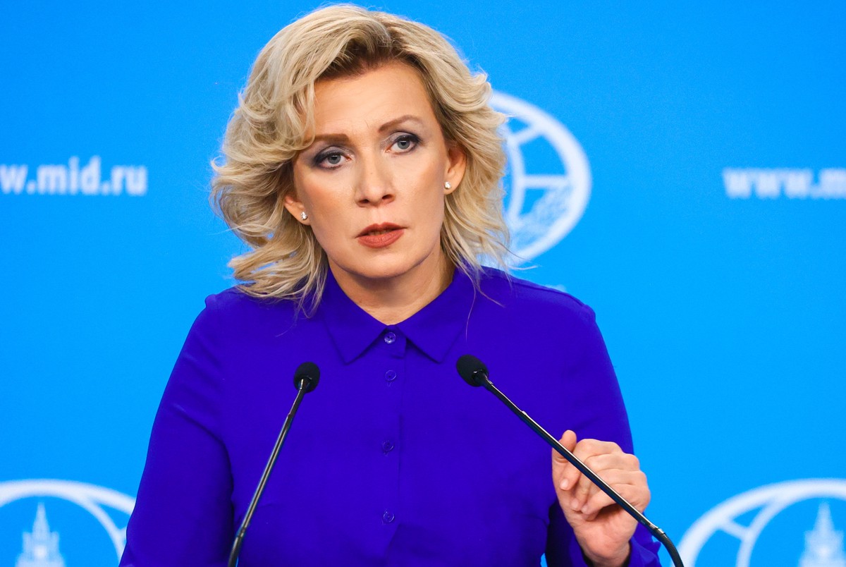 Захарова высмеяла предложение Зеленского закрепить статус английского на Украине