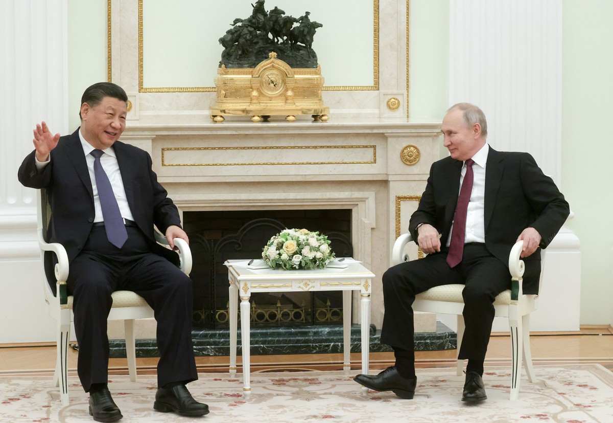 Си Цзиньпин провёл телефонный разговор с Путиным
