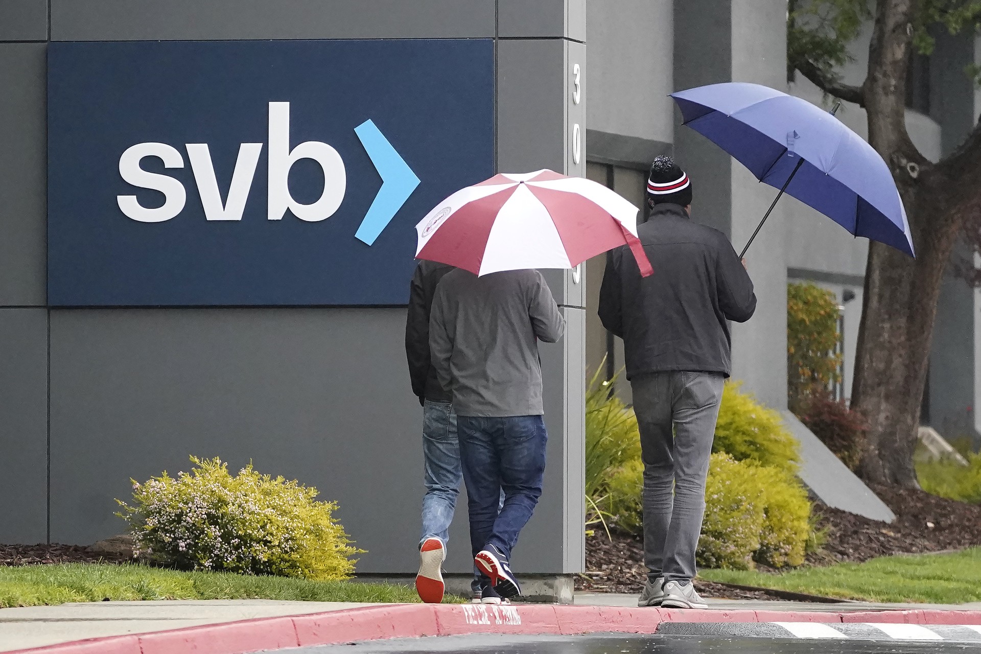В США Silicon Valley Bank обанкротился и стал крупнейшим разорившимся банком c 2008 года