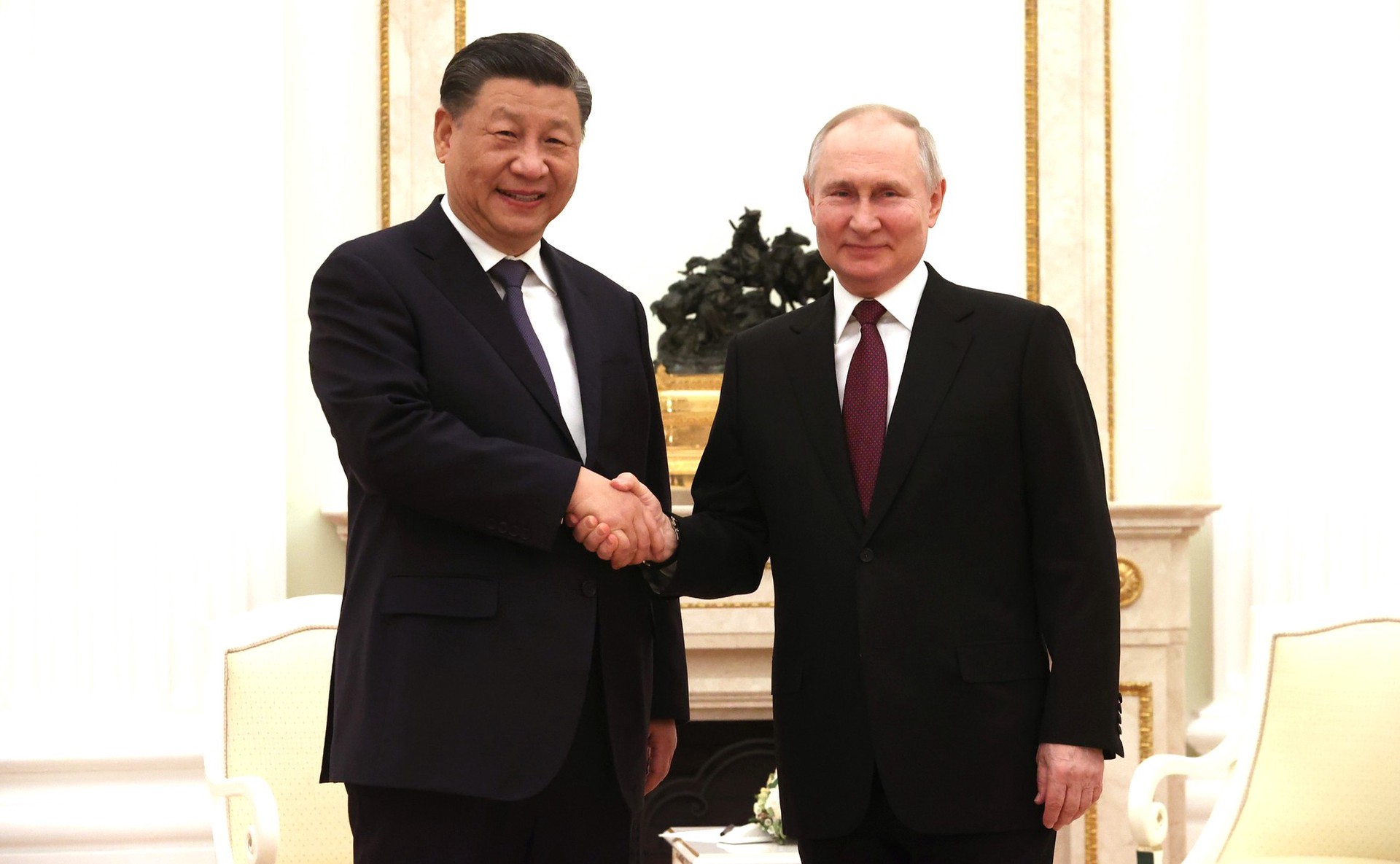 Путин и Си Цзиньпин во вторник проведут официальные переговоры в Большом Кремлёвском дворце