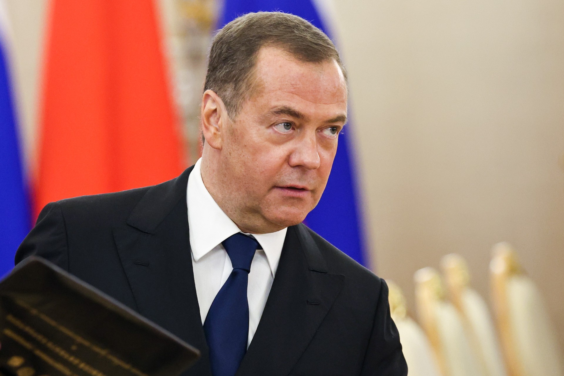 Медведев допускает удары по ядерным объектам на Украине в случае атак на Смоленскую АЭС