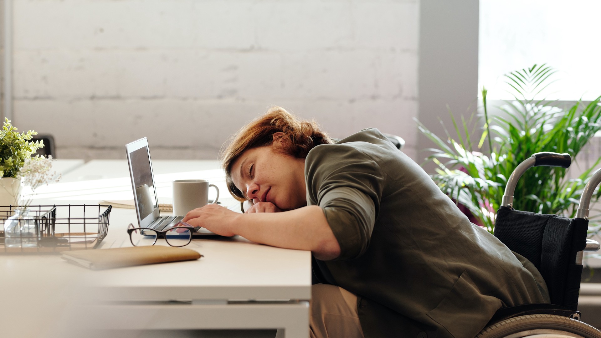 Сомнолог рассказал, сколько необходимо спать, чтобы сохранять работоспособность