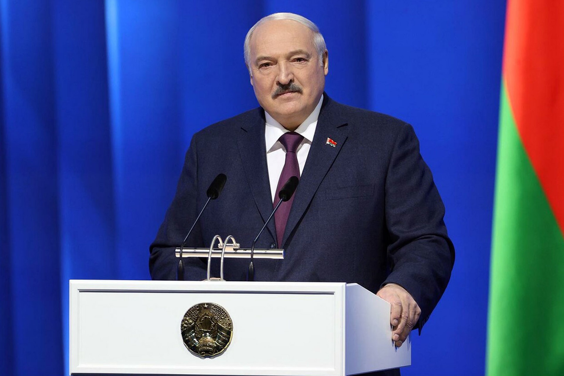 Лукашенко заявил, что Запад начал «сливать» Зеленского 