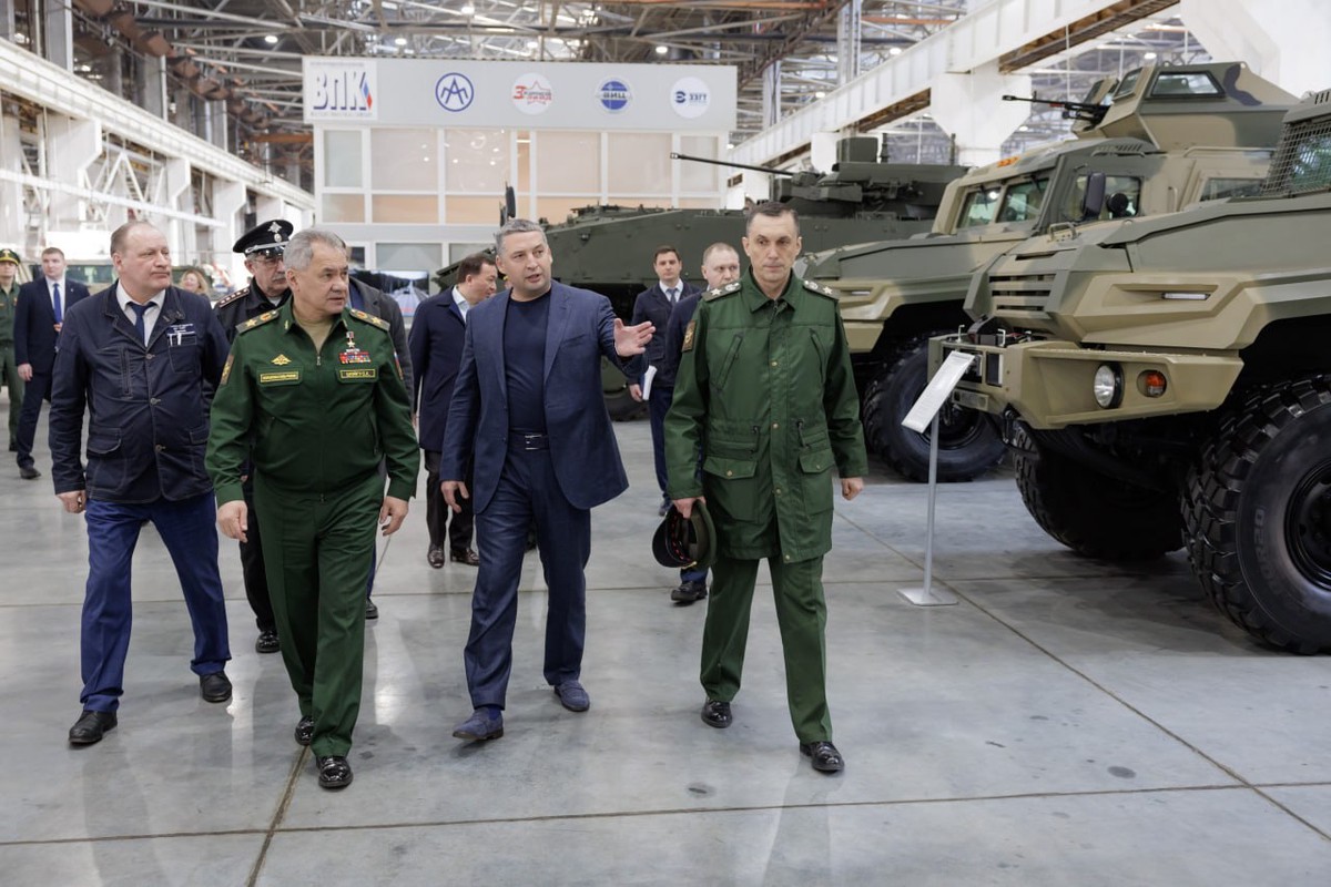 Шойгу заявил о начале серийного производства новейших типов вооружения