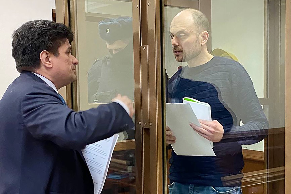 Гособвинение просит приговорить публициста Кара-Мурзу* к 25 годам колонии