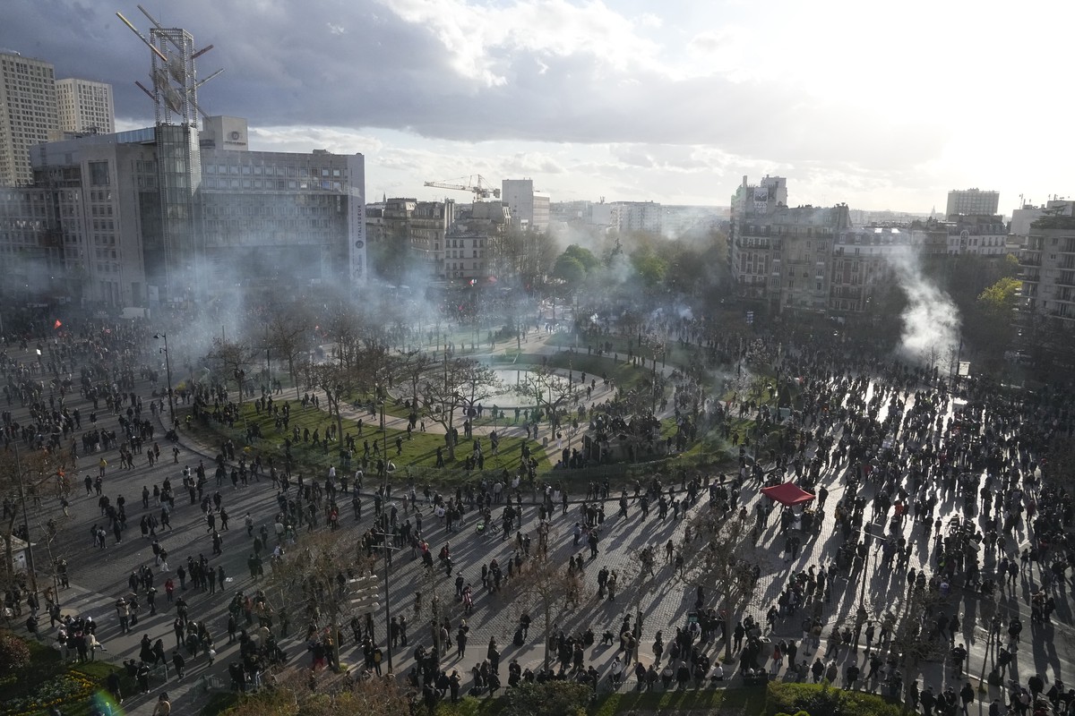 Более 55 тысяч человек вышли на акцию против пенсионной реформы в Париже