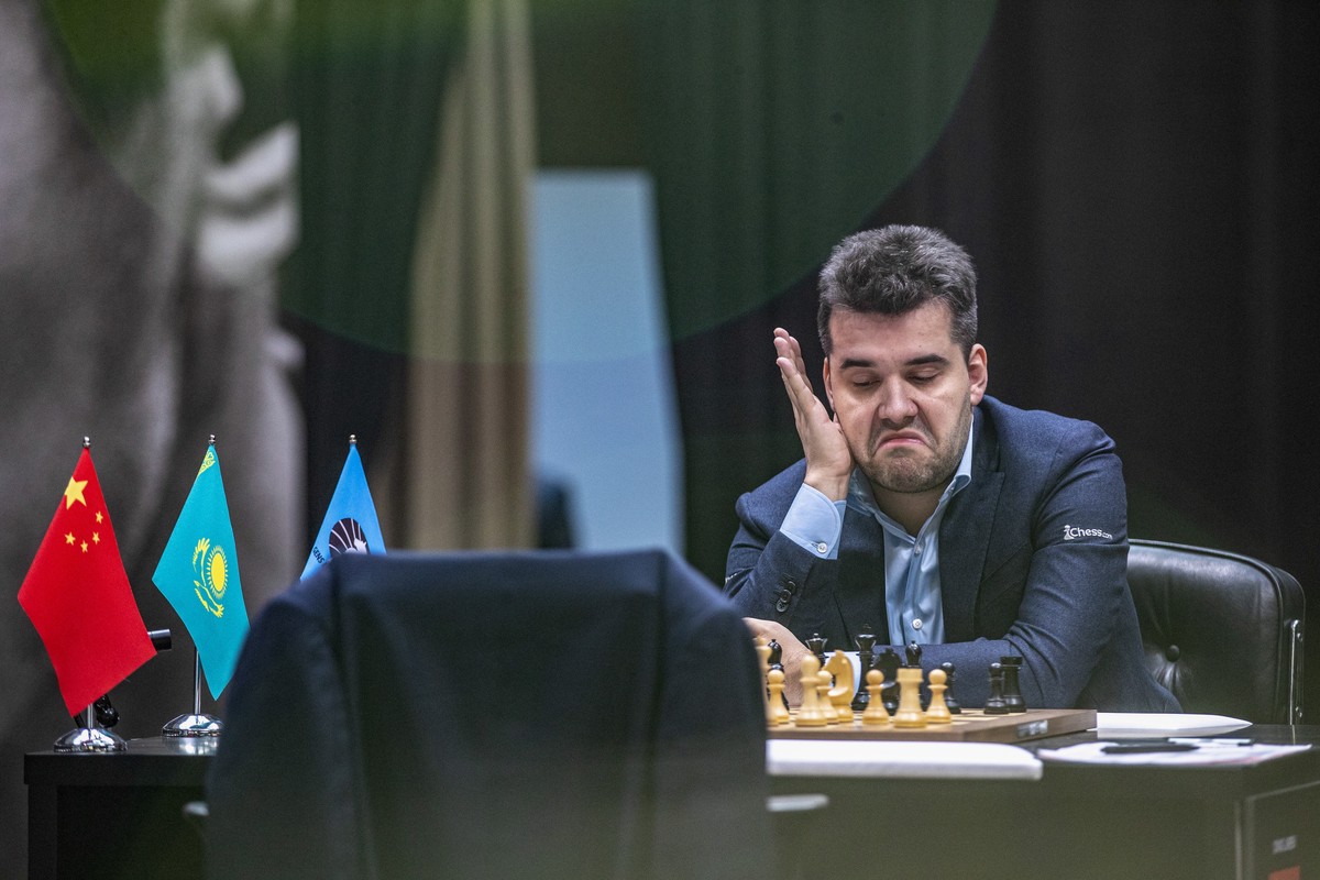 Непомнящий выиграл вторую партию матча за звание чемпиона мира по шахматам