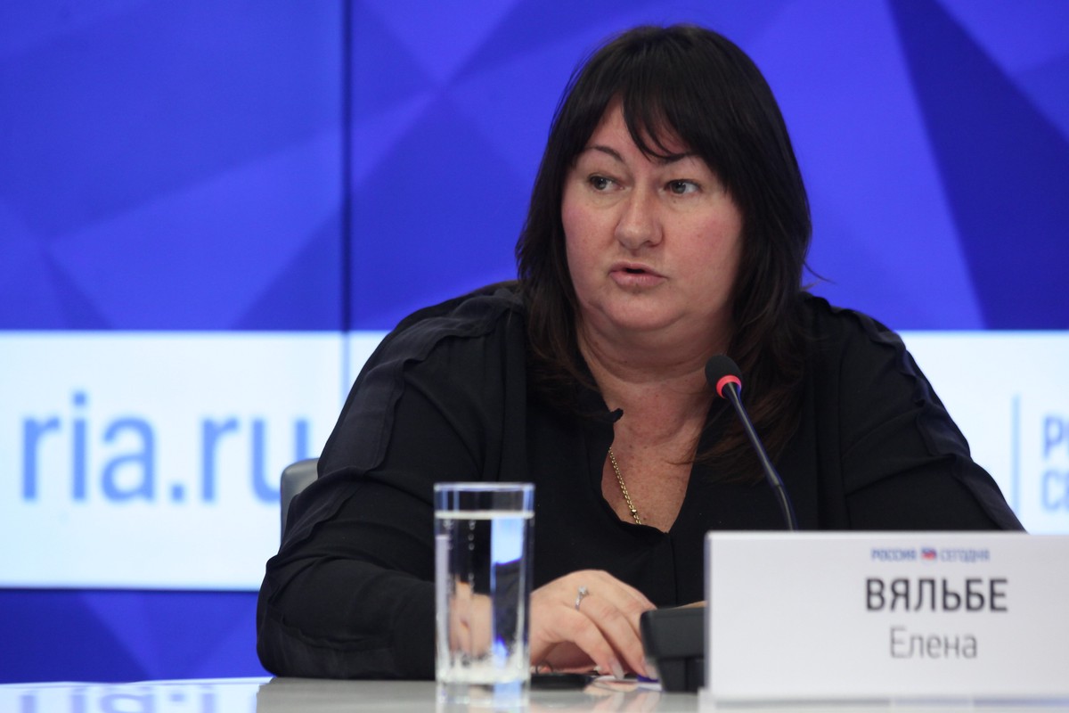 Вяльбе призвала спортсменов сплотиться вокруг Путина