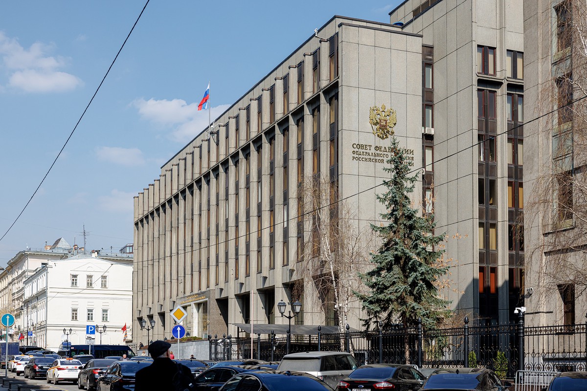 В Совфеде назвали «заявлением клоуна» предложение Кулебы «попрыгать и сплясать» ради вступления Украины в ЕС