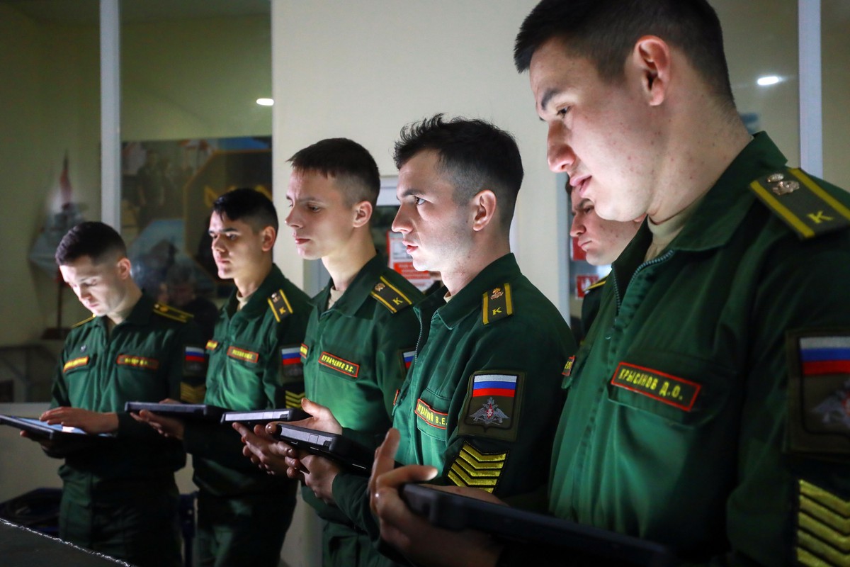 Минпросвещения совместно с Минобороны разработали концепцию по подготовке службы в армии