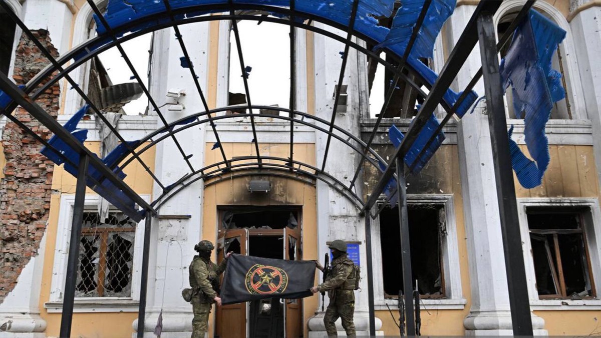 Российские военные продолжают вытеснять противника из Артемовска