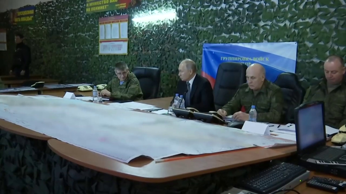 Владимир Путин посетил штаб группировки войск «Днепр» и штаб Нацгварции «Восток»