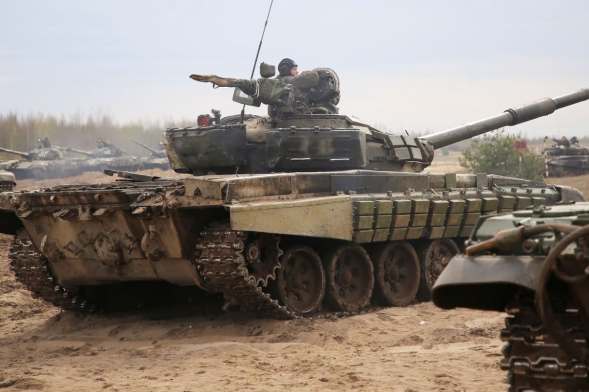 Белоруссия объяснила свои военные учения
