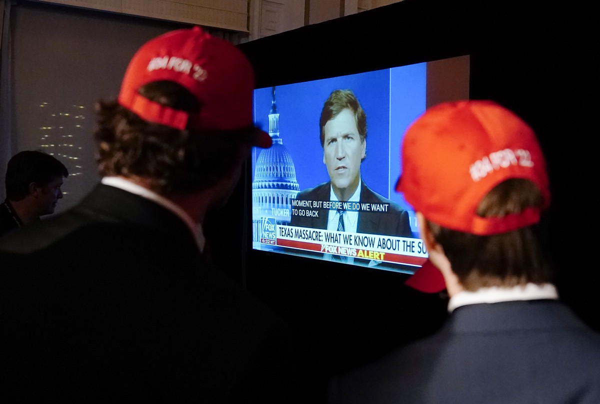 Карлсон без крыши: что значит для Америки увольнение телеведущего Fox News