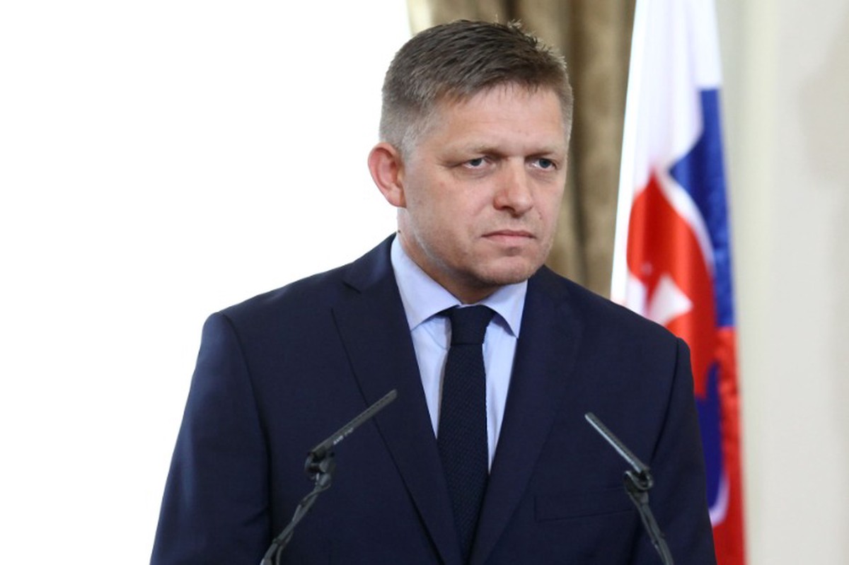 Премьер Словакии Фицо не отменил поездку в Москву на День Победы