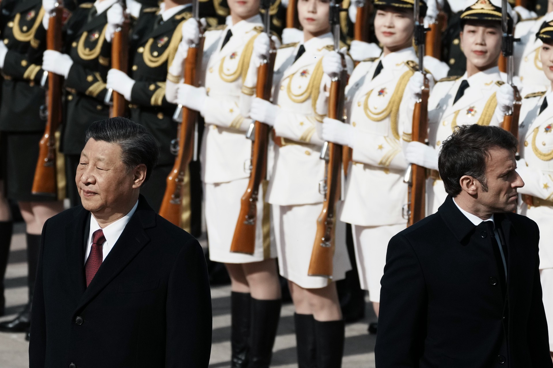 Визит Макрона в Китай провалился заранее: как Франция показала свою несостоятельность