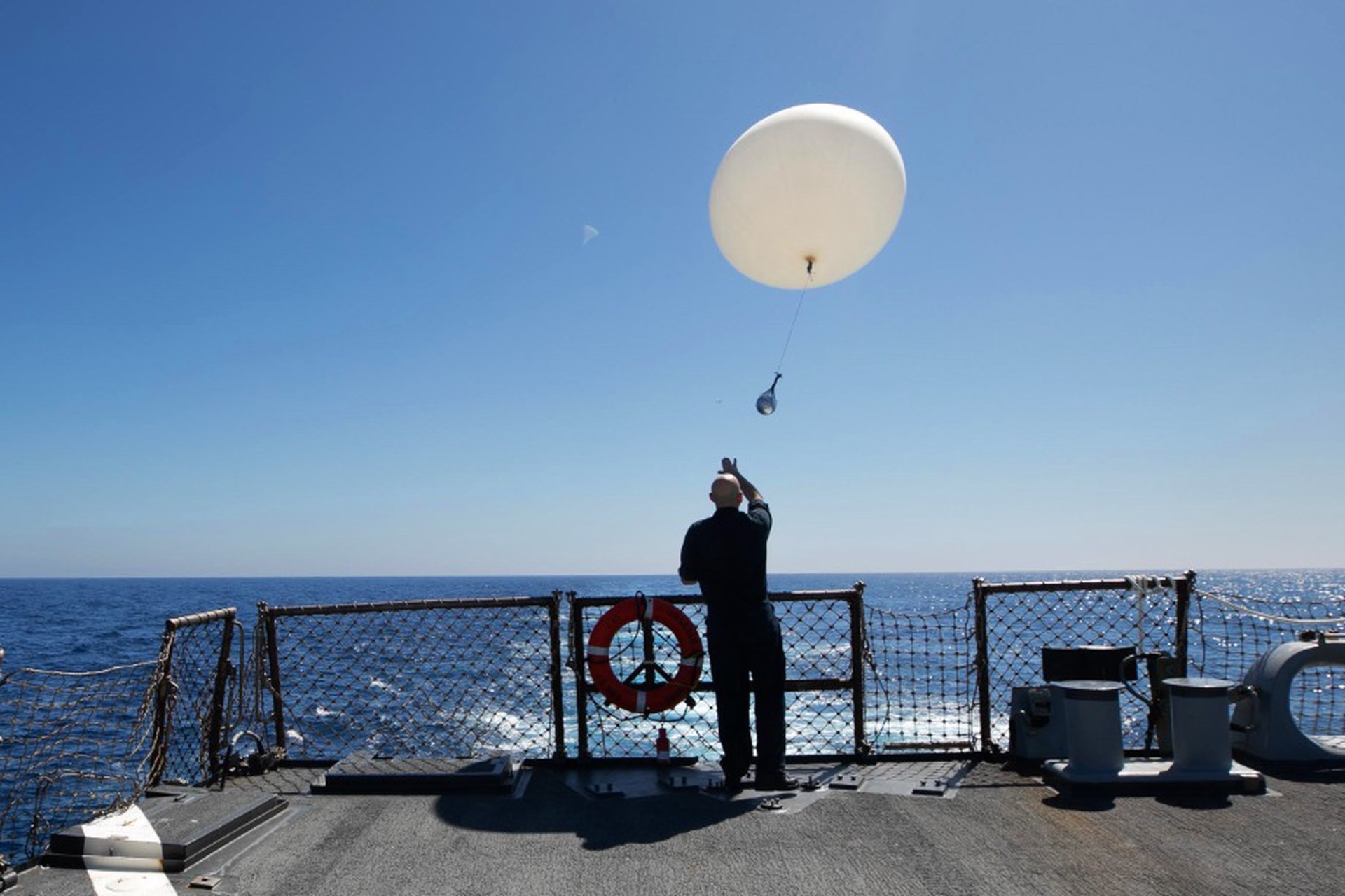 Военный эксперт объяснил, как украинские воздушные шары долетают до Рязанской области