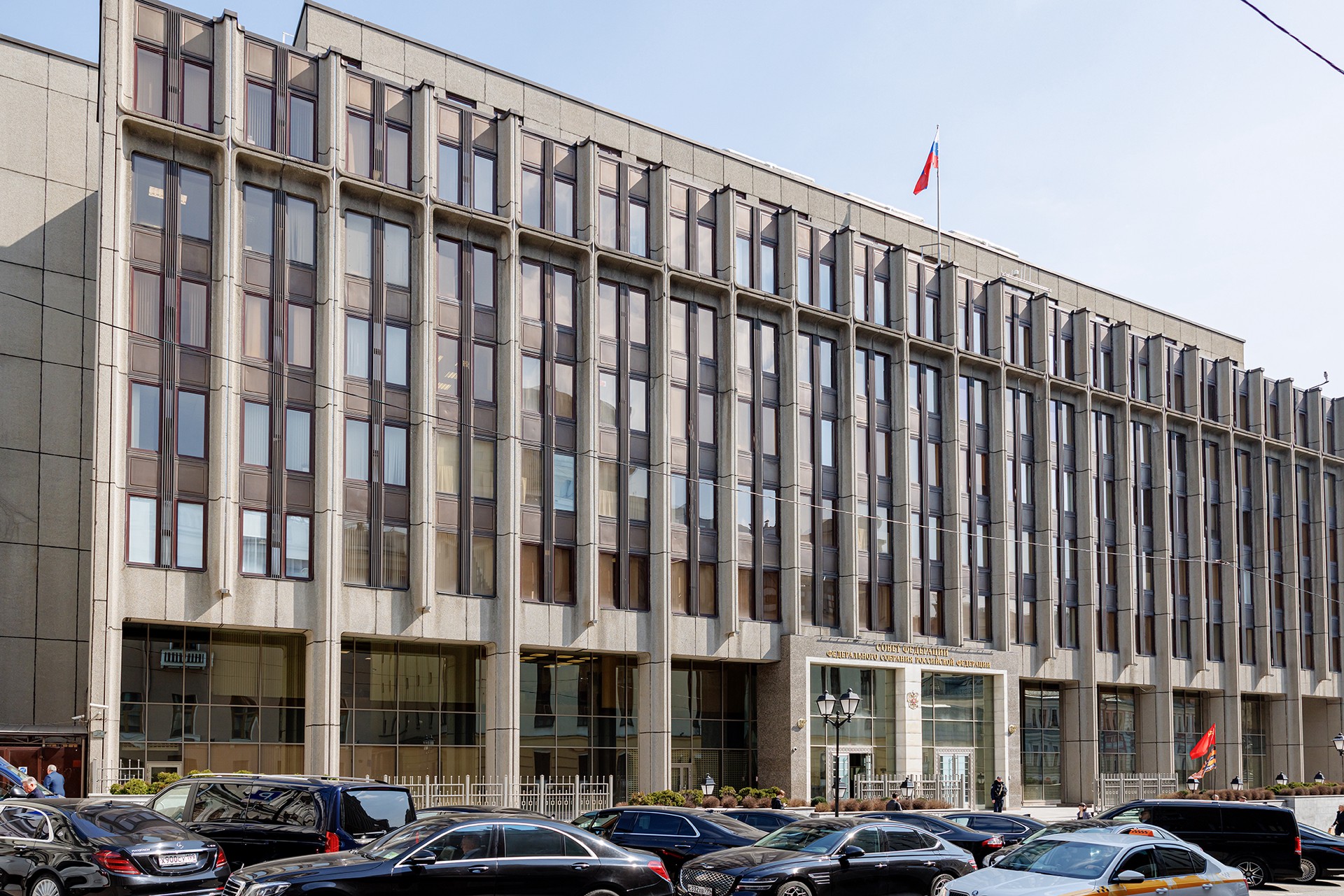 В Совете Федерации поддержали закон о конфискации имущества за фейки об армии