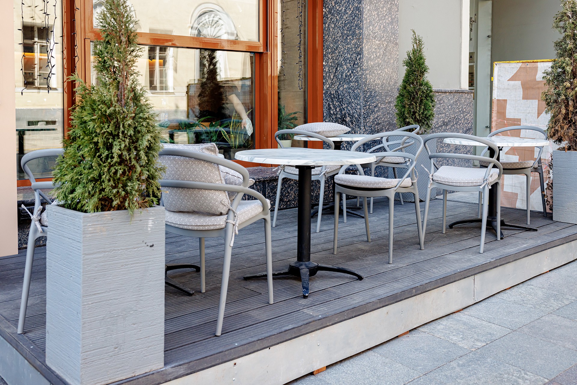 Россияне стали массово отказываться от ресторанов