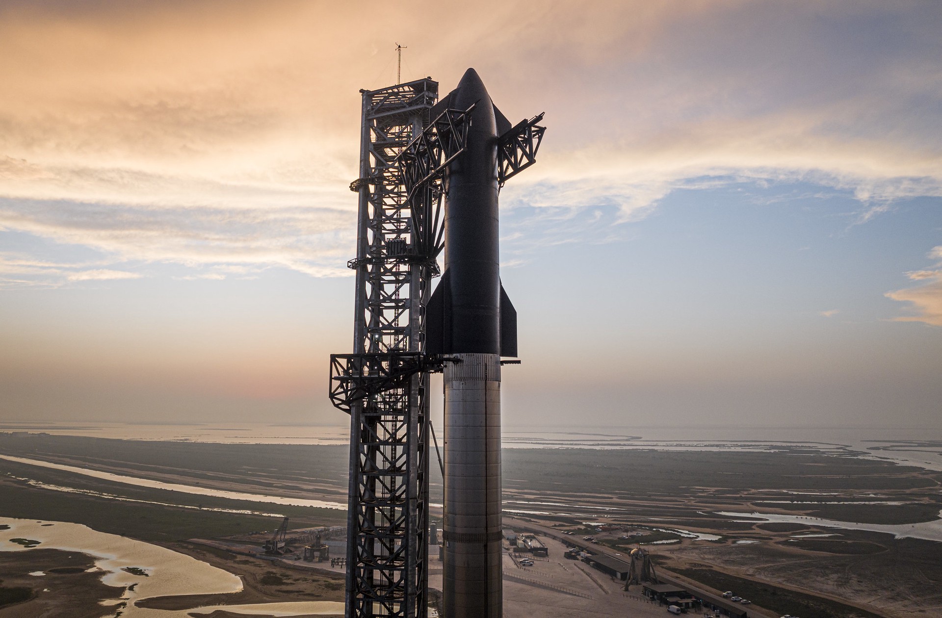 SpaceX Илона Маска запустила сверхтяжёлую ракету Starship