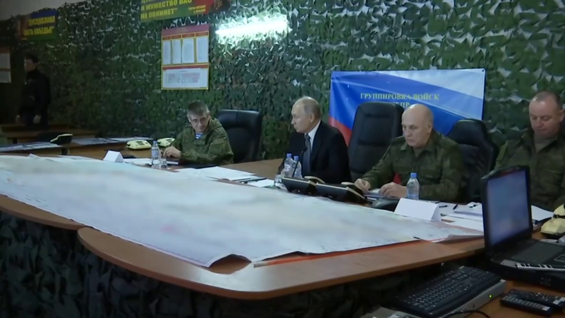 Владимир Путин посетил штаб группировки войск «Днепр» и штаб Нацгварции «Восток» 