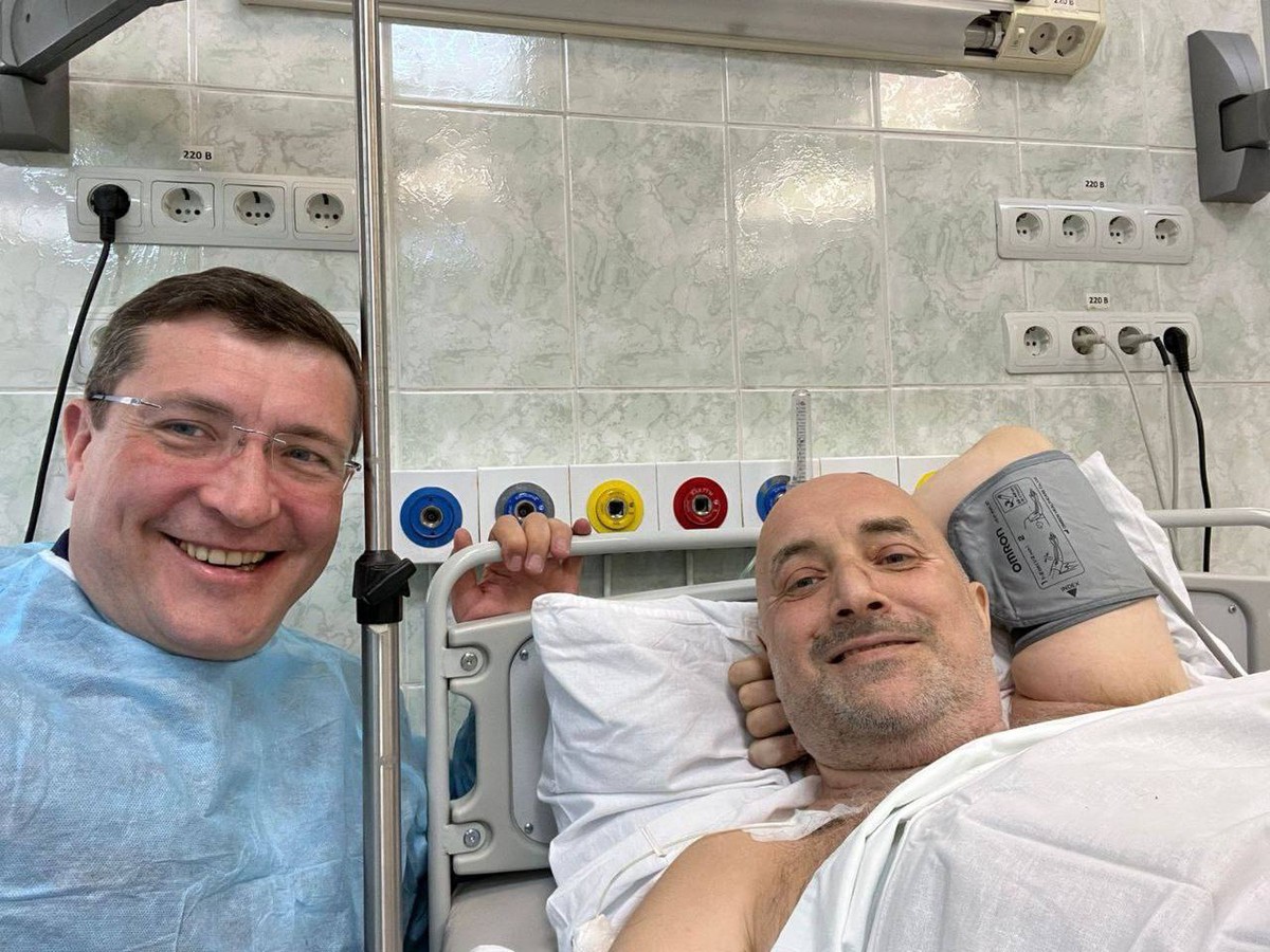 Появились первые кадры из больницы после покушения на Прилепина