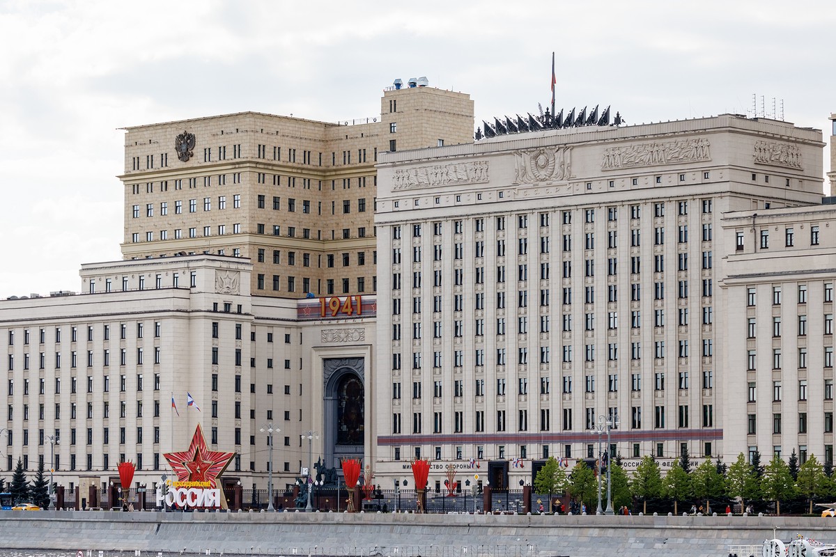 Минобороны: ВС РФ уничтожили значительные запасы вооружения и боеприпасов ВСУ