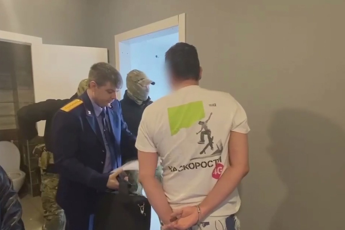 ФСБ задержала призывавшего Украину ударить по Кремлю блогера