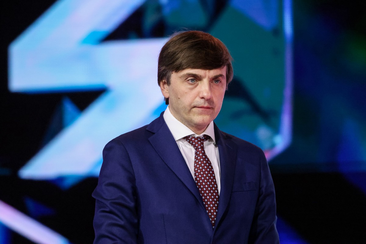 Минпросвещения РФ в новом учебном году представит учебник по географии с разделом про новые регионы