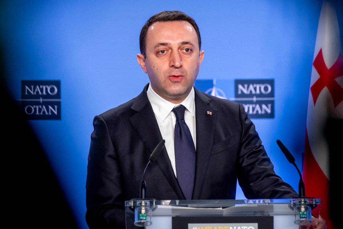 Премьер Грузии объяснил, почему не пожал руку Зеленскому 
