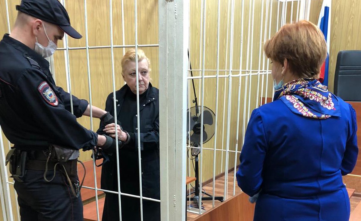 Прокурор просит приговорить актрису Дрожжину к шести годам колонии за хищение квартир Баталовых