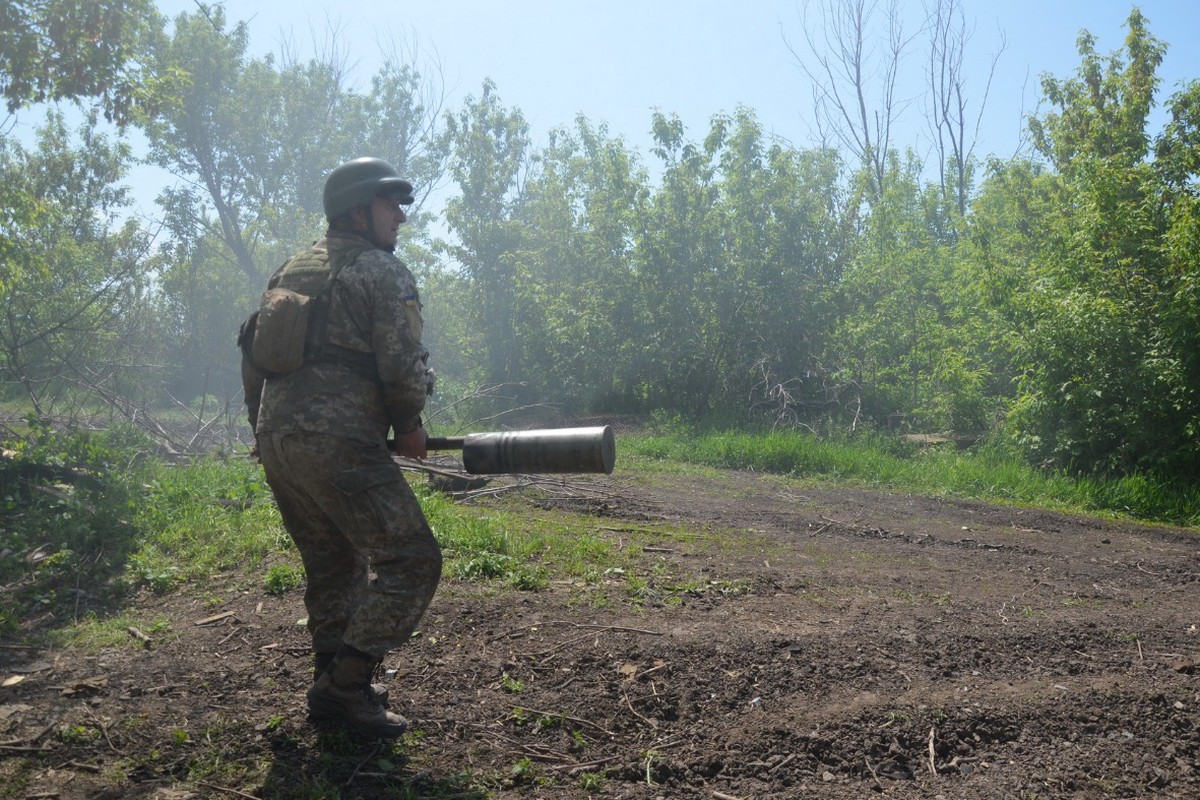 Военные медики спасли жизнь пленному солдату ВСУ, которому оторвало ногу на мине