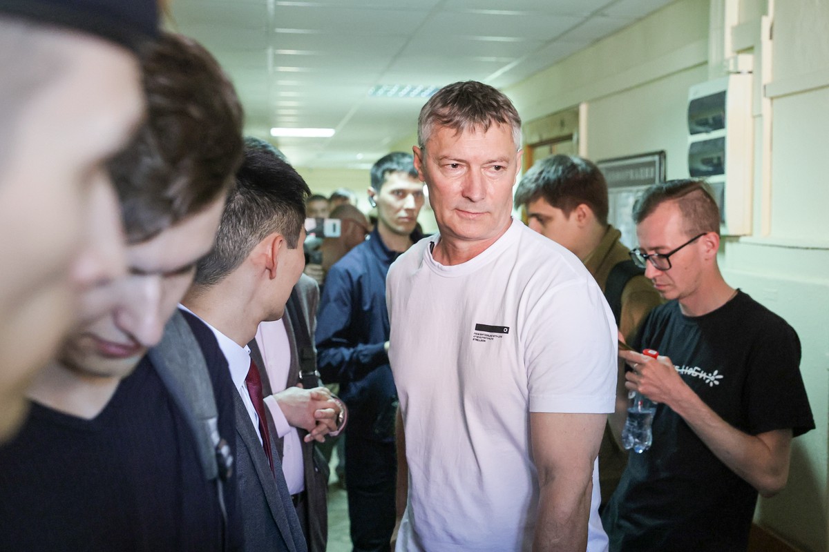 Прокурор запросил назначить Ройзману* штраф по делу о дискредитации ВС РФ