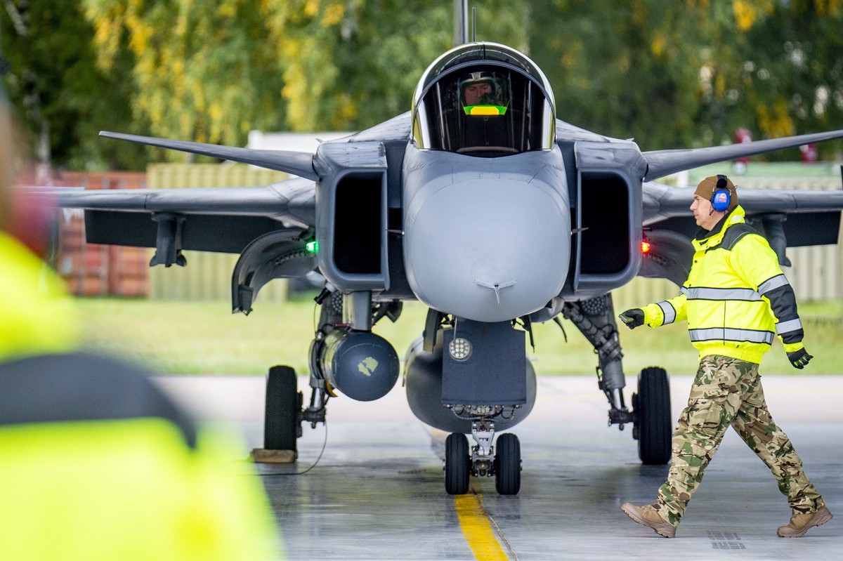 Украина попросила у Швеции истребители Gripen