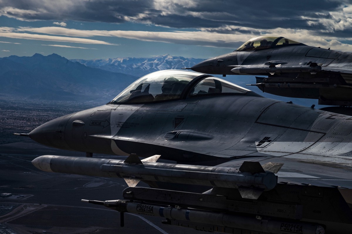 Птица с доставкой: появятся ли на Украине истребители F-16