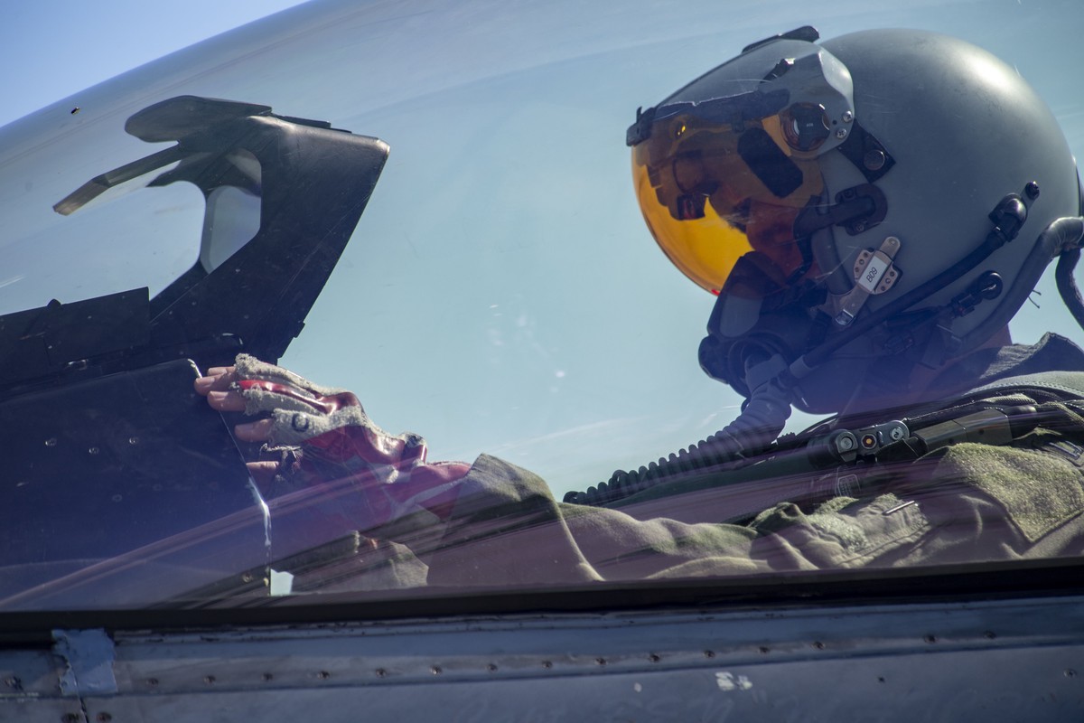 Пентагон: Украинские лётчики сейчас учатся управлению F-16 в Дании и Аризоне