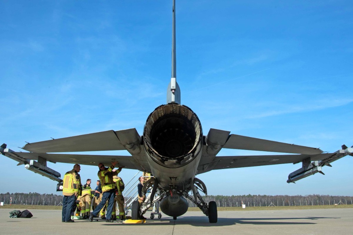 Пентагон назвал несвоевременной передачу сейчас Украине истребителей F-16
